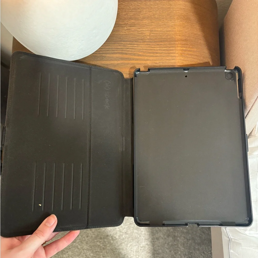 speck sleek cover